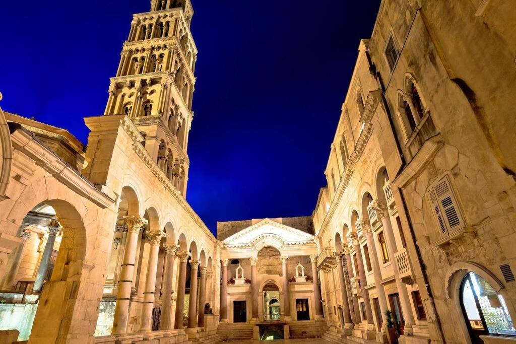 Apartman Drago 4* - 2 Minutes From The Town Centre Split Extérieur photo