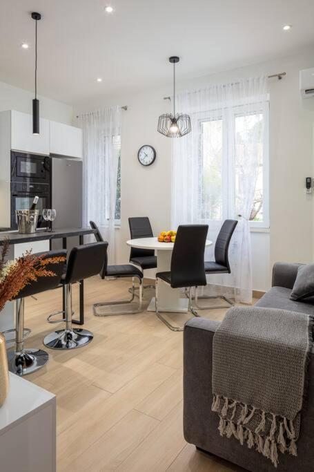 Apartman Drago 4* - 2 Minutes From The Town Centre Split Extérieur photo