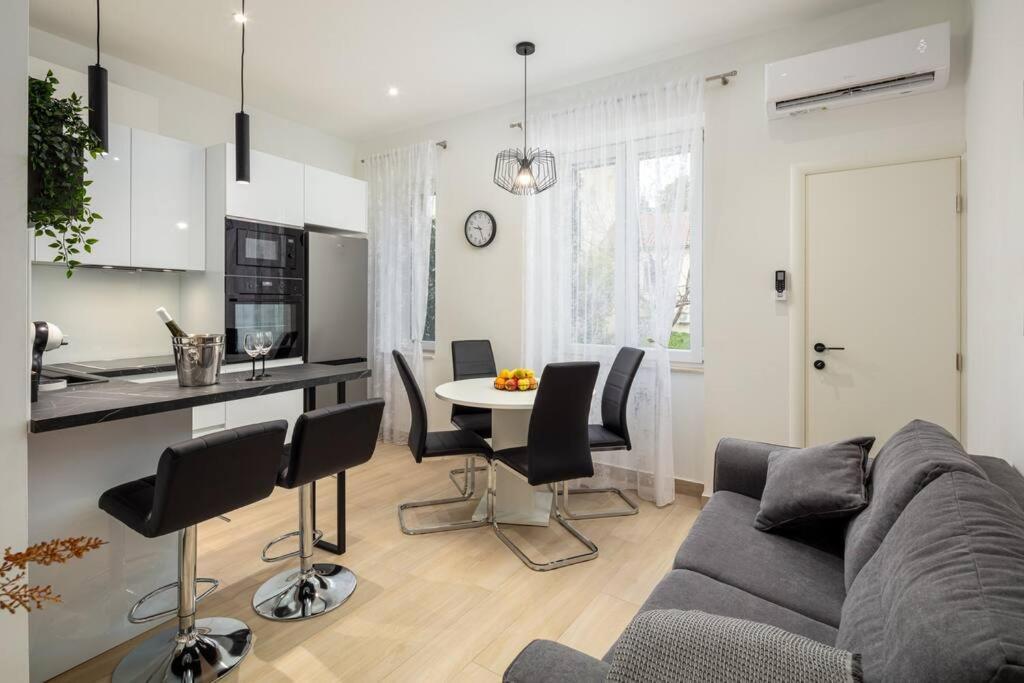 Apartman Drago 4* - 2 Minutes From The Town Centre Split Extérieur photo